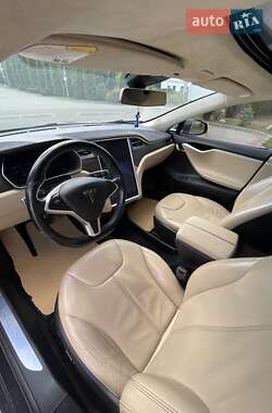 Лифтбек Tesla Model S 2014 в 