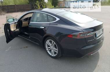 Ліфтбек Tesla Model S 2015 в Києві