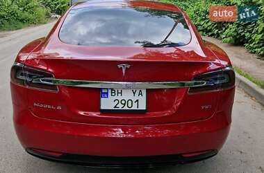 Лифтбек Tesla Model S 2016 в Киеве