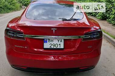 Лифтбек Tesla Model S 2016 в Киеве