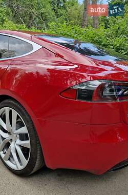 Лифтбек Tesla Model S 2016 в Киеве