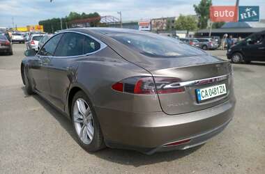 Лифтбек Tesla Model S 2016 в Черкассах
