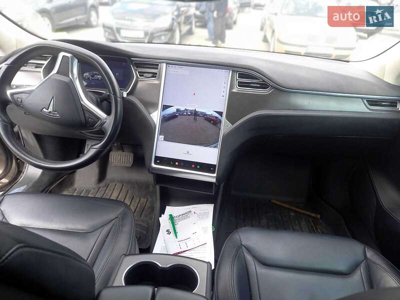 Лифтбек Tesla Model S 2016 в Черкассах