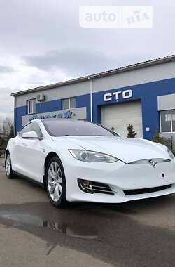 Лифтбек Tesla Model S 2016 в Ивано-Франковске