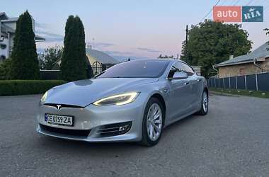 Лифтбек Tesla Model S 2018 в Черновцах