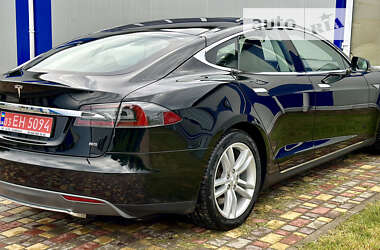 Лифтбек Tesla Model S 2013 в Сарнах