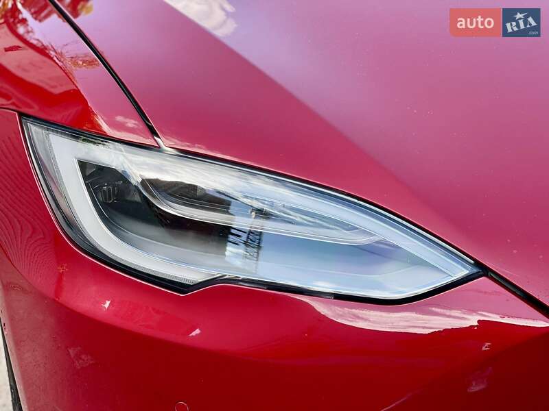 Лифтбек Tesla Model S 2019 в Киеве