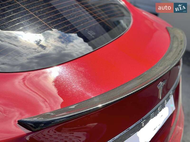 Лифтбек Tesla Model S 2019 в Киеве