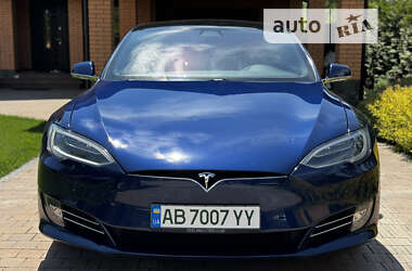 Лифтбек Tesla Model S 2017 в Виннице