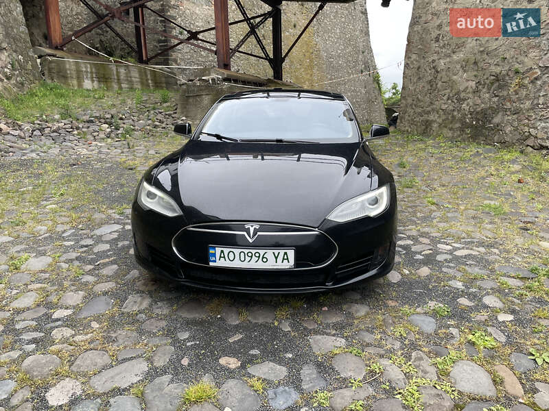 Ліфтбек Tesla Model S 2013 в Краматорську