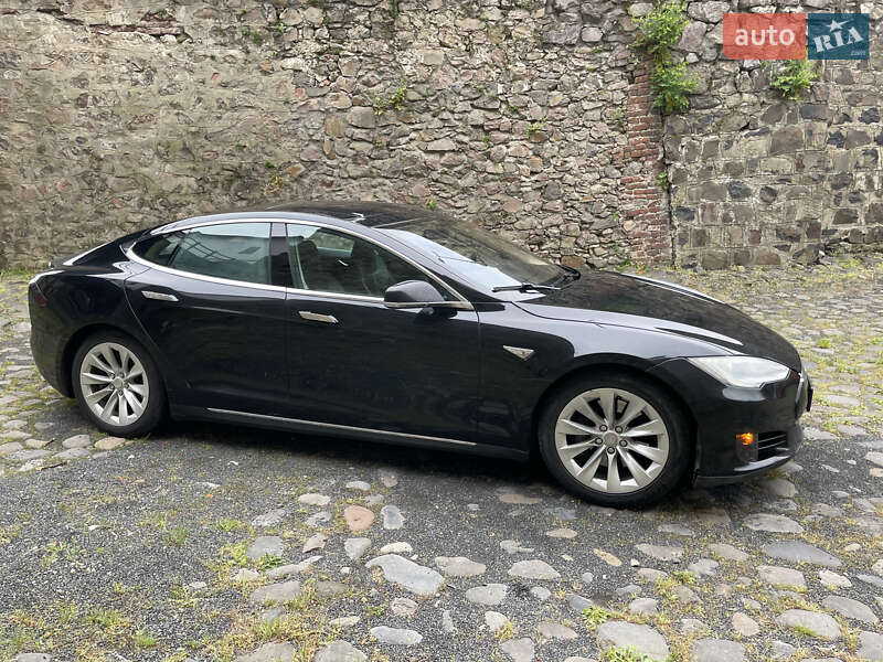 Ліфтбек Tesla Model S 2013 в Краматорську