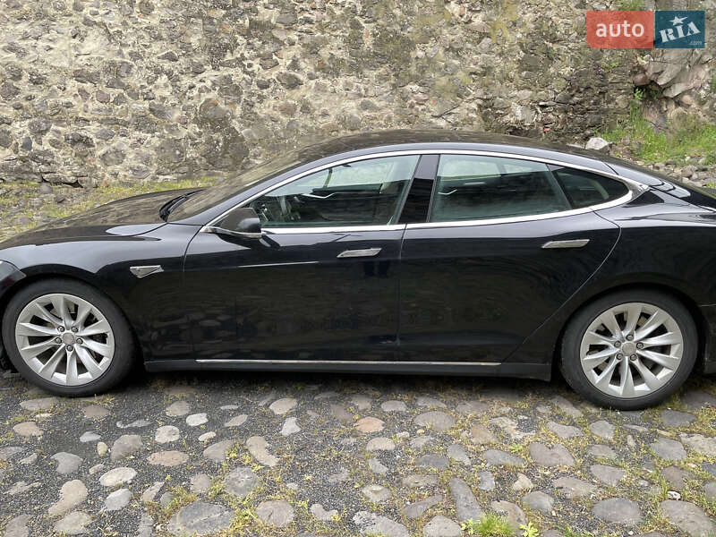 Ліфтбек Tesla Model S 2013 в Краматорську