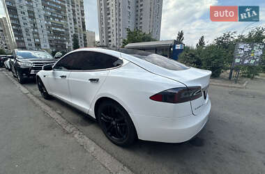 Ліфтбек Tesla Model S 2013 в Києві