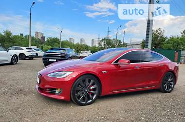Лифтбек Tesla Model S 2017 в Киеве