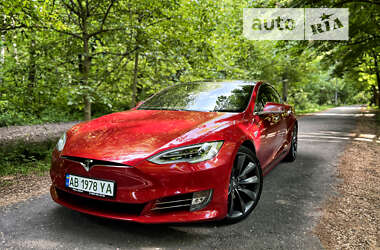 Ліфтбек Tesla Model S 2016 в Вінниці