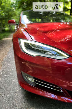 Ліфтбек Tesla Model S 2016 в Вінниці