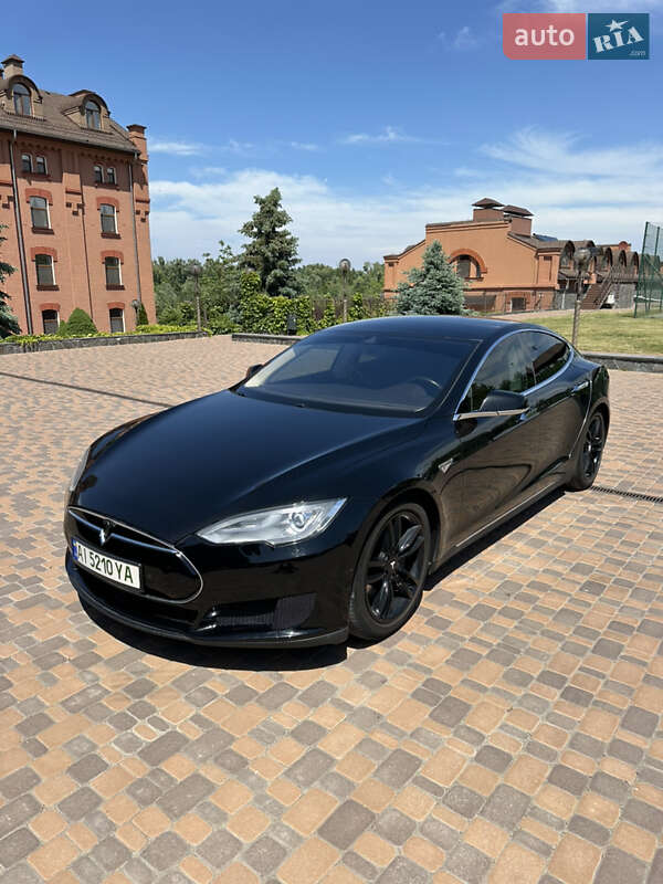 Лифтбек Tesla Model S 2014 в Белой Церкви