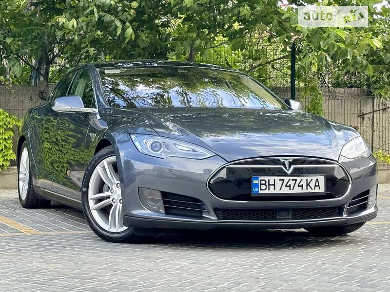 Лифтбек Tesla Model S 2015 в Одессе