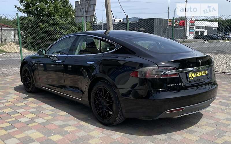 Лифтбек Tesla Model S 2014 в Стрые