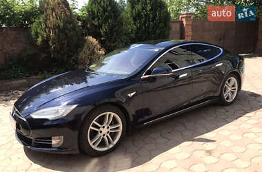Лифтбек Tesla Model S 2013 в 