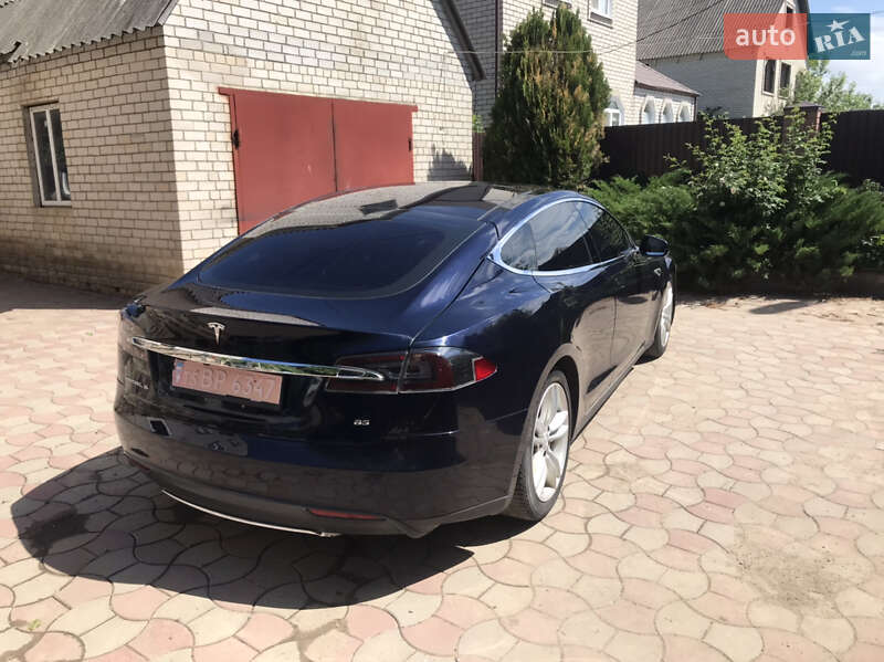 Ліфтбек Tesla Model S 2013 в Харкові