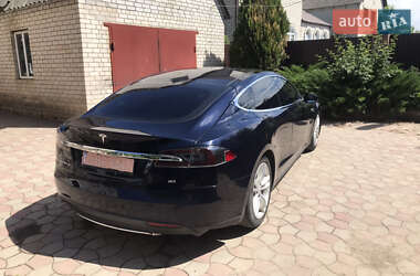 Лифтбек Tesla Model S 2013 в 