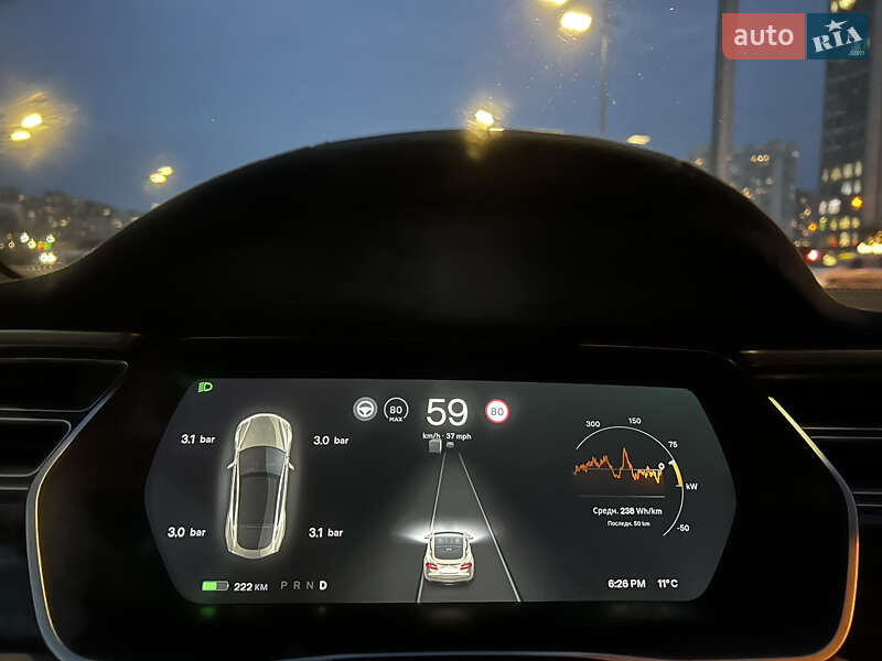 Лифтбек Tesla Model S 2015 в Киеве фото 27 Лифтбек Tesla Model S 2015 в Киеве