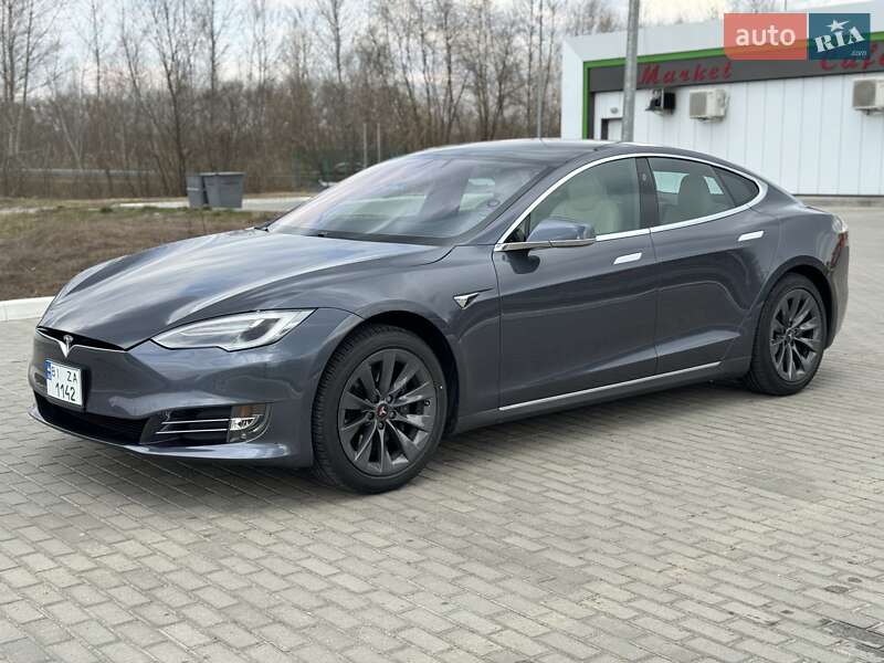 Ліфтбек Tesla Model S 2020 в Полтаві