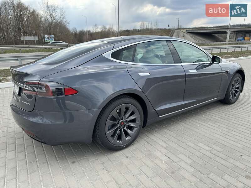 Ліфтбек Tesla Model S 2020 в Полтаві