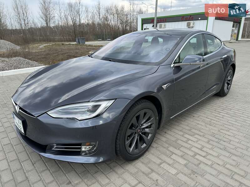 Ліфтбек Tesla Model S 2020 в Полтаві