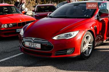 Ліфтбек Tesla Model S 2013 в 