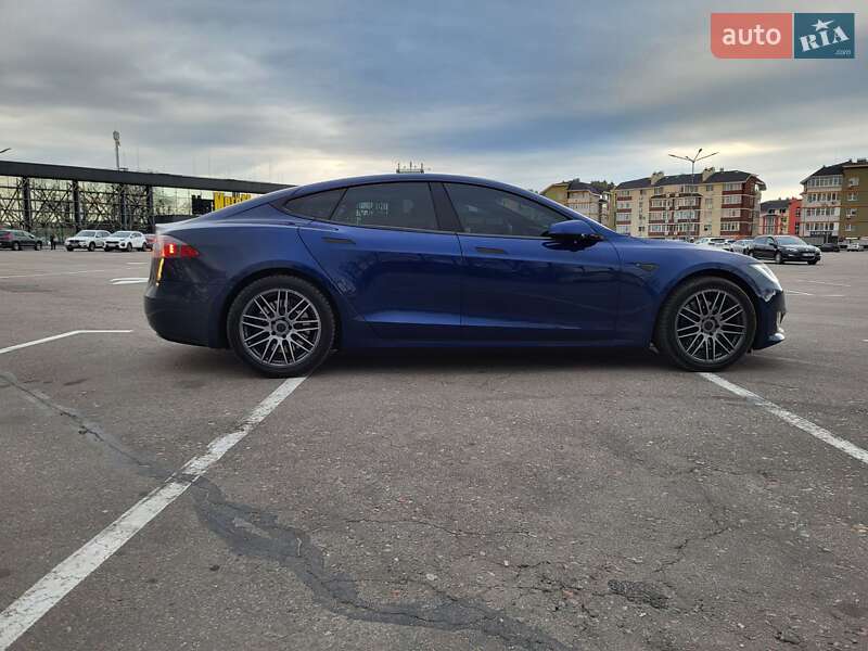 Ліфтбек Tesla Model S 2016 в Києві фото 8 Ліфтбек Tesla Model S 2016 в Києві