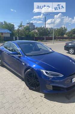 Лифтбек Tesla Model S 2016 в Киеве