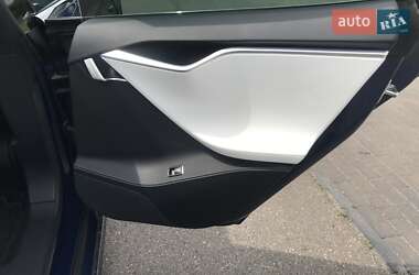 Ліфтбек Tesla Model S 2017 в Києві