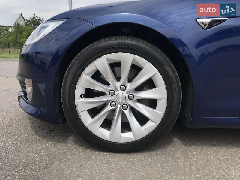 Ліфтбек Tesla Model S 2017 в Києві