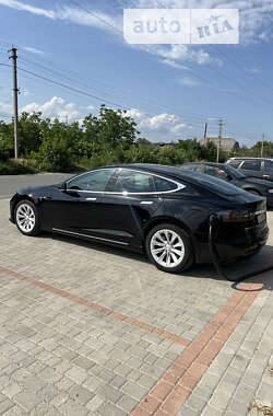 Лифтбек Tesla Model S 2018 в Звенигородке