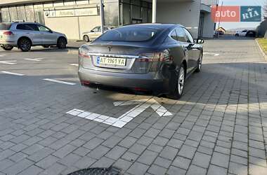 Лифтбек Tesla Model S 2017 в Ивано-Франковске