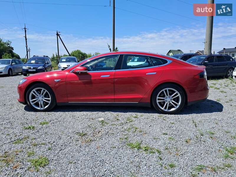 Лифтбек Tesla Model S 2014 в Ровно