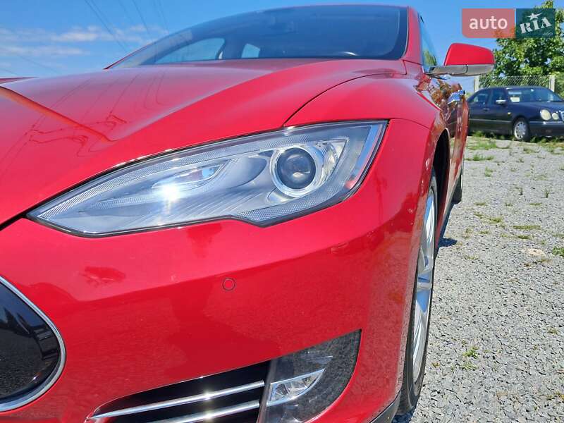 Лифтбек Tesla Model S 2014 в Ровно