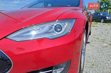 Лифтбек Tesla Model S 2014 в 