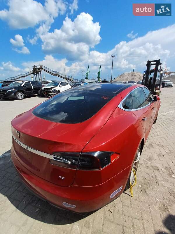 Ліфтбек Tesla Model S 2016 в Дніпрі