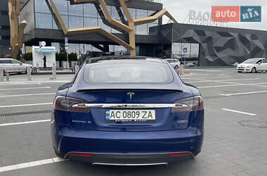 Лифтбек Tesla Model S 2015 в Луцке