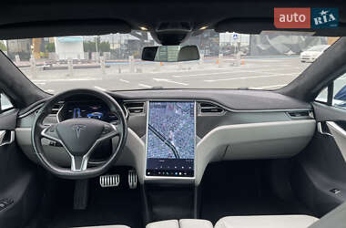 Лифтбек Tesla Model S 2015 в Луцке