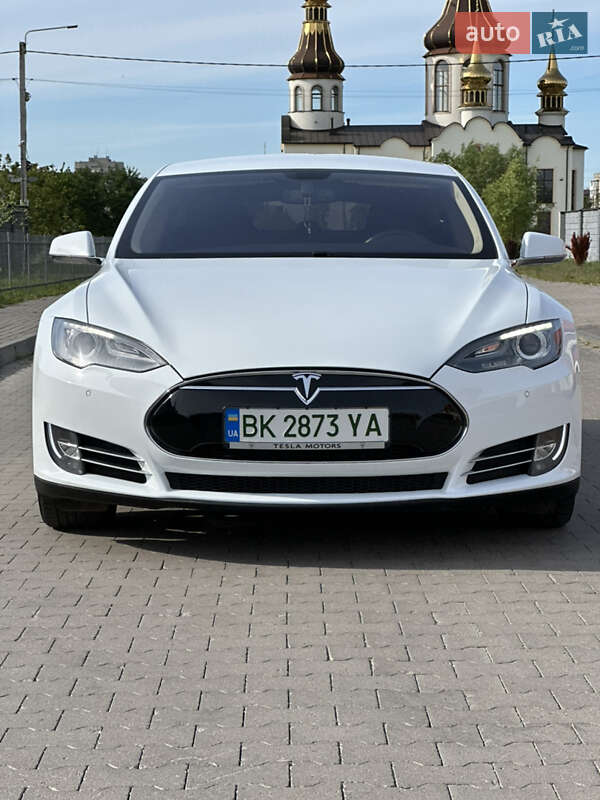 Лифтбек Tesla Model S 2014 в Ровно фото 6 Лифтбек Tesla Model S 2014 в Ровно