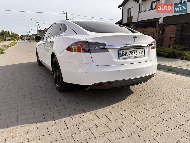 Лифтбек Tesla Model S 2014 в Ровно фото 13 Лифтбек Tesla Model S 2014 в Ровно
