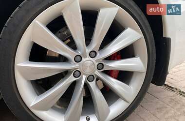 Ліфтбек Tesla Model S 2017 в 