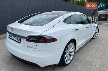 Ліфтбек Tesla Model S 2017 в Запоріжжі