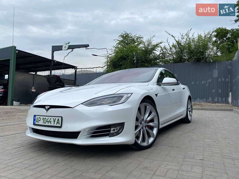 Ліфтбек Tesla Model S 2017 в Запоріжжі