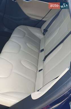 Лифтбек Tesla Model S 2017 в Киеве