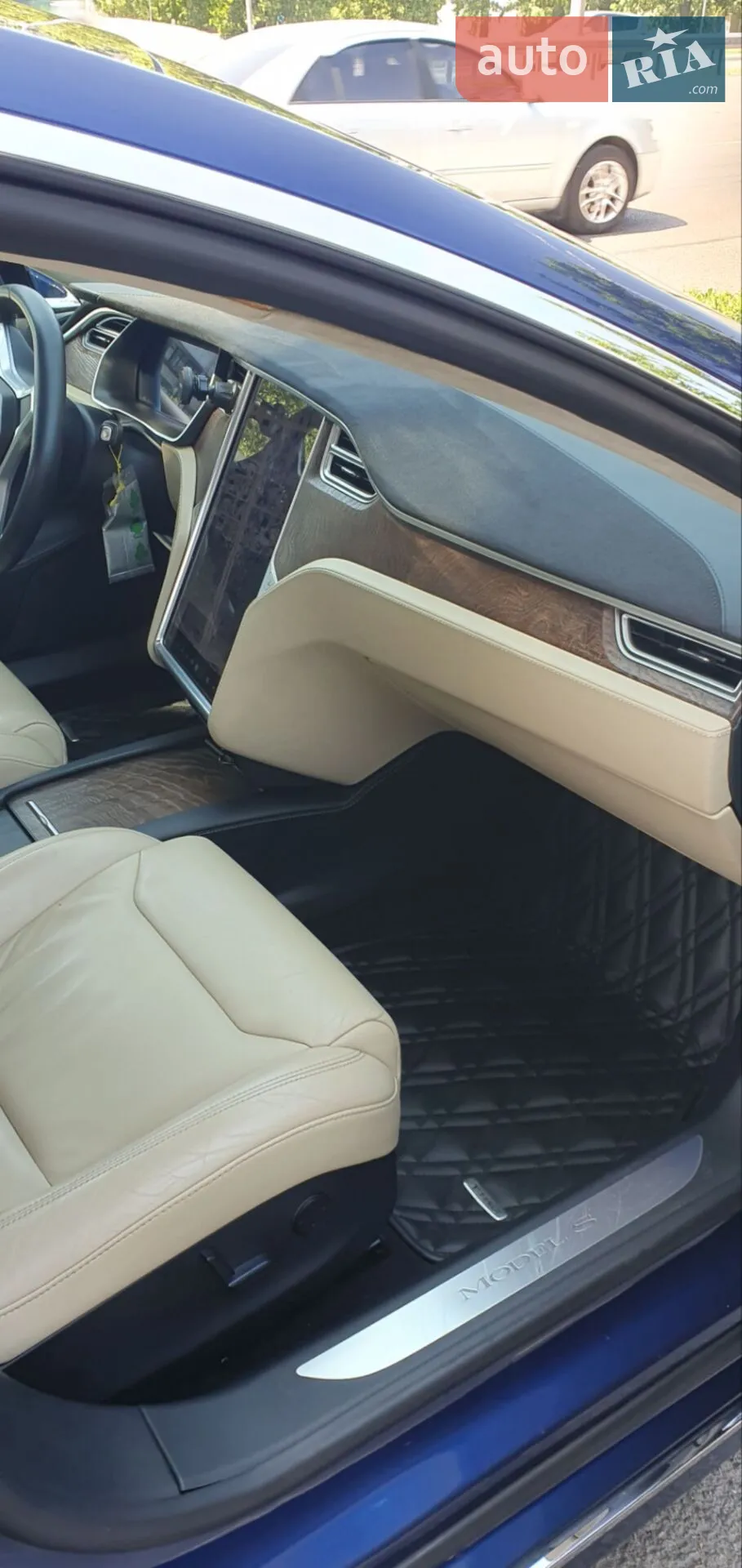 Tesla Model S 2017 VIN 5YJSA1E16HF202044 фото оголошення 13 з 16
